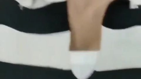 คลิปหลุด ผัวจับเมียอ้าขาติ้วหีจนเสียว แล้วโดนเย็ดต่อแบบตรางลั่นๆ